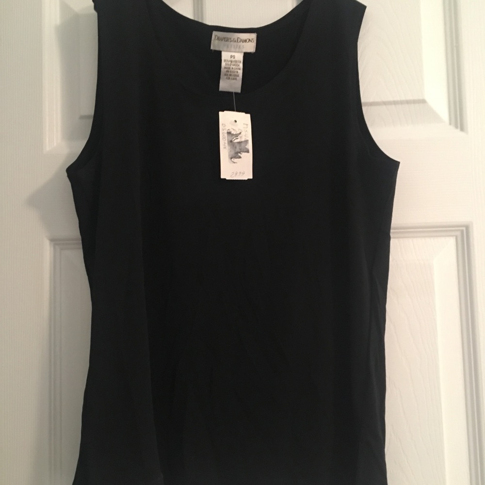 Draper’s & Damon’s black sleeveless top
